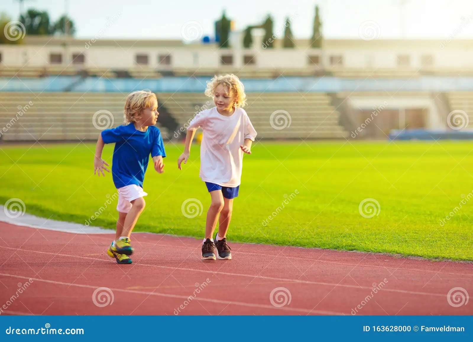 巴恩斯对战曼城全场数据：2粒进球，18次传球16次成功